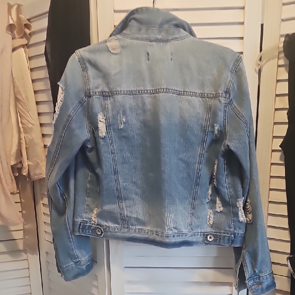 Ci Sono Distressed Denim Jacket With Hand Pockets - Picture 5 of 5